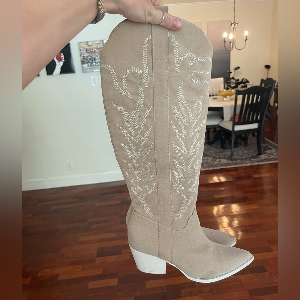 Knee High Tan Suede Western Boot with White Stitching | Size 8